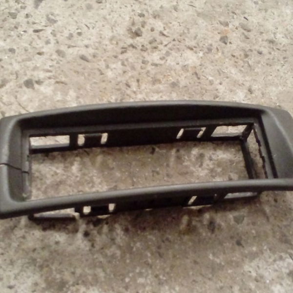 Moldura Central Painel Radio Renault Scenic 1.6 Avariada