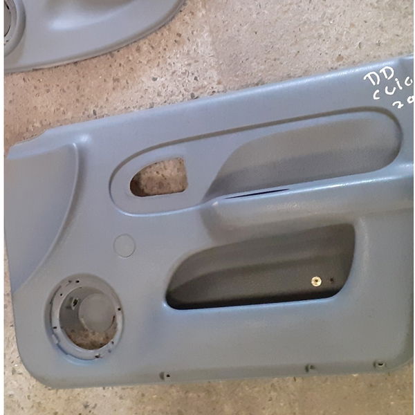 Forro De Porta Dianteiro Direito Renault Clio 2000
