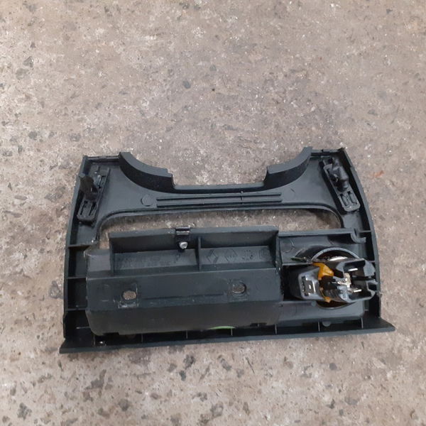 Moldura Painel Central Da Tomada Renault Laguna