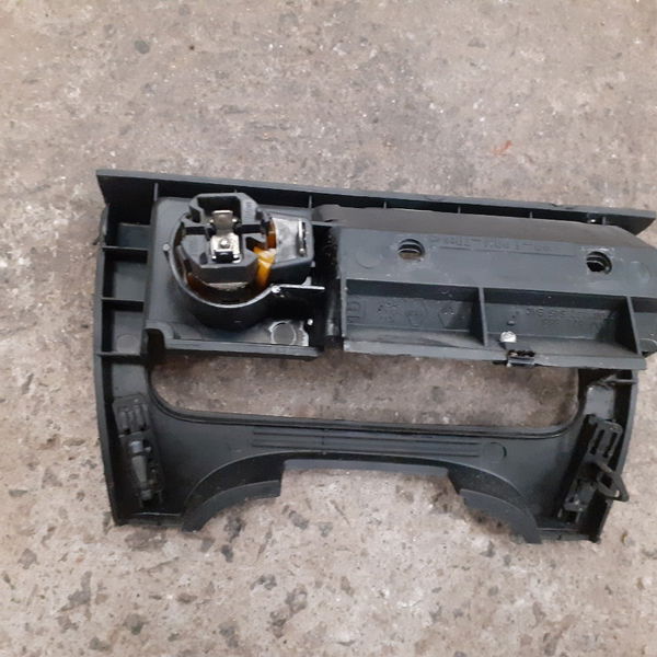 Moldura Painel Central Da Tomada Renault Laguna