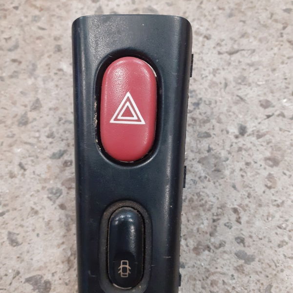 Botão Pisca Alerta E Trava Portas Renault Laguna