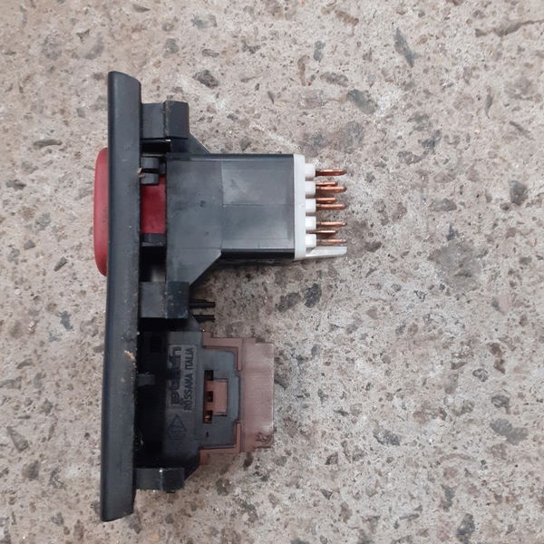 Botão Pisca Alerta E Trava Portas Renault Laguna