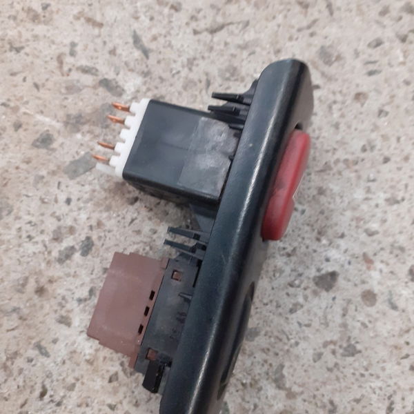 Botão Pisca Alerta E Trava Portas Renault Laguna