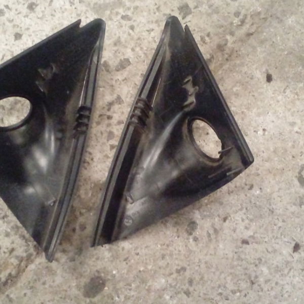 Moldura Interna Retrovisor Esq/direi Renault Laguna 