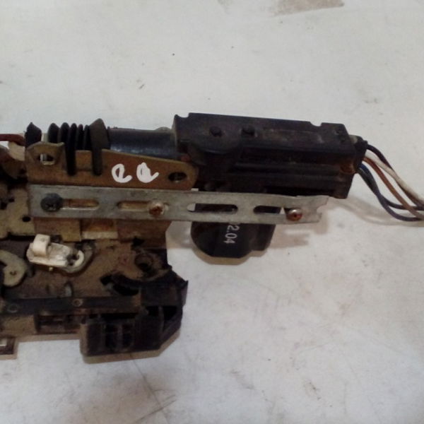 Fechadura Dianteira Direita Renault Megane 03/05