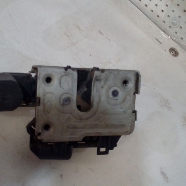Fechadura Dianteira Direita Renault Megane 03/05