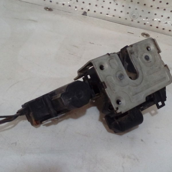 Fechadura Dianteira Direita Renault Megane 03/05