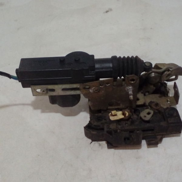Fechadura Dianteira Esquerda Renault Megane 03/05