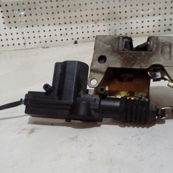 Fechadura Dianteira Esquerda Renault Megane 03/05