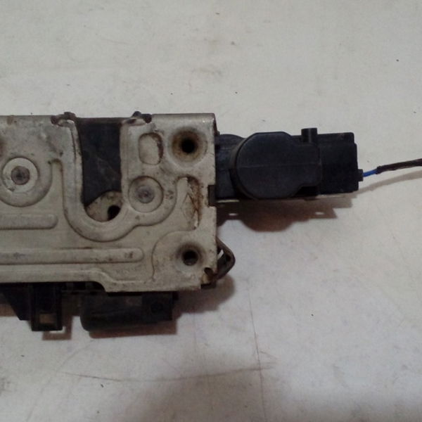 Fechadura Dianteira Esquerda Renault Megane 03/05