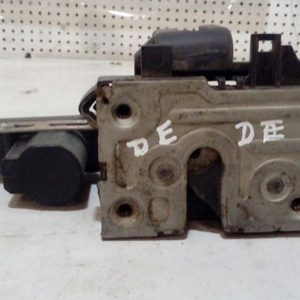 Fechadura Dianteira Esquerda Renault Megane 03/05