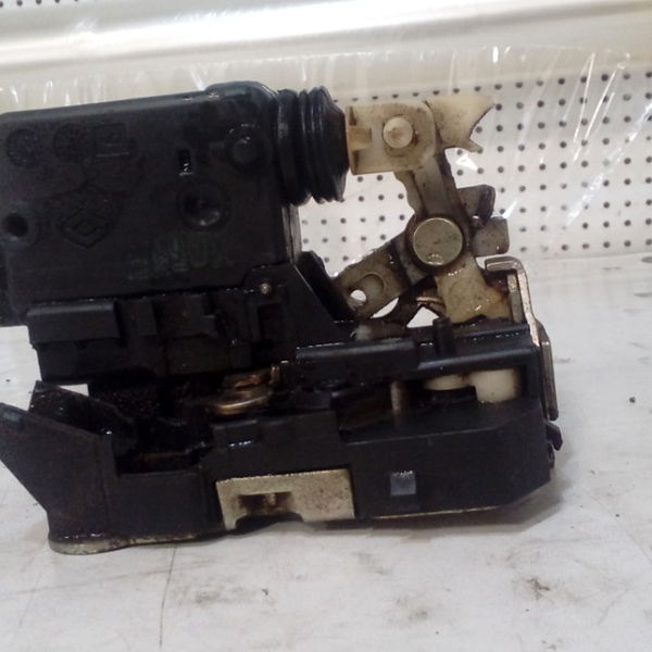 Fechadura Traseiro Esquerda Renault Megane 03/05