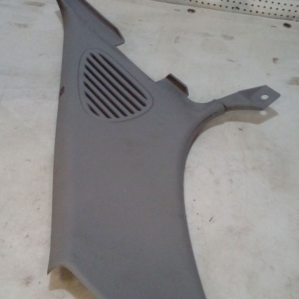 Acabamento Porta Malas Lado Direito Renault Megane 03/05