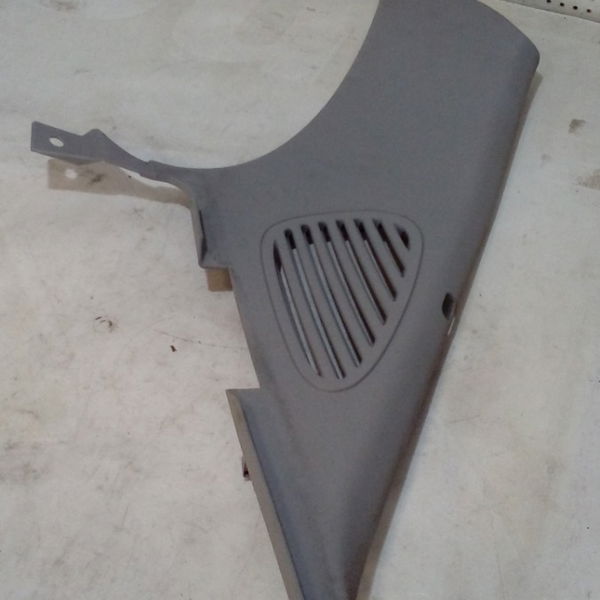 Acabamento Porta Malas Lado Direito Renault Megane 03/05