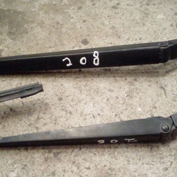 Braço Limpador Peugeot 208 * Unidade