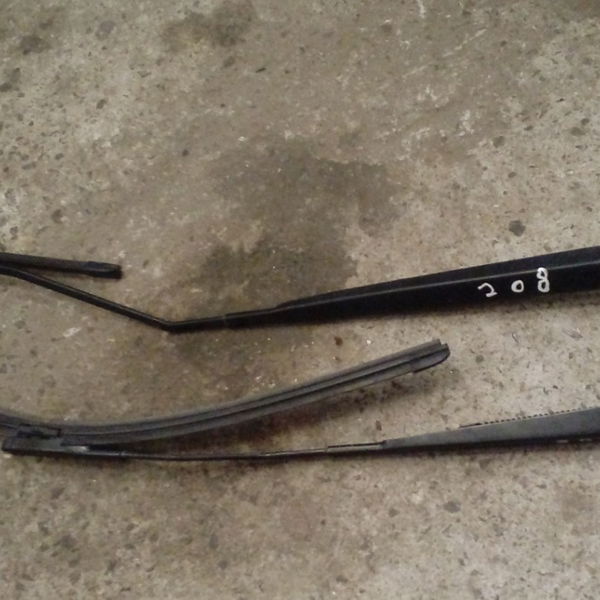 Braço Limpador Peugeot 208 * Unidade