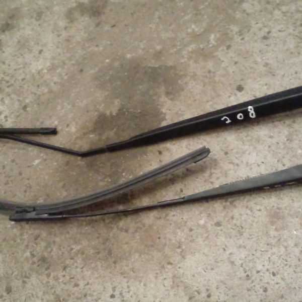 Braço Limpador Peugeot 208 * Unidade