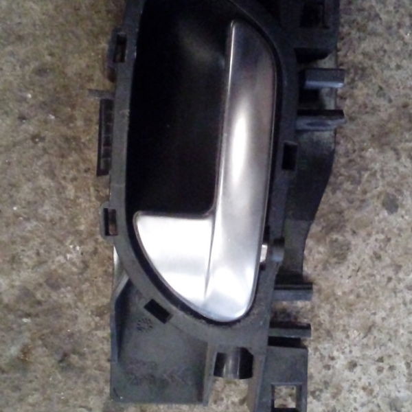 Maçaneta Interna Dianteira Esquerda Peugeot 208