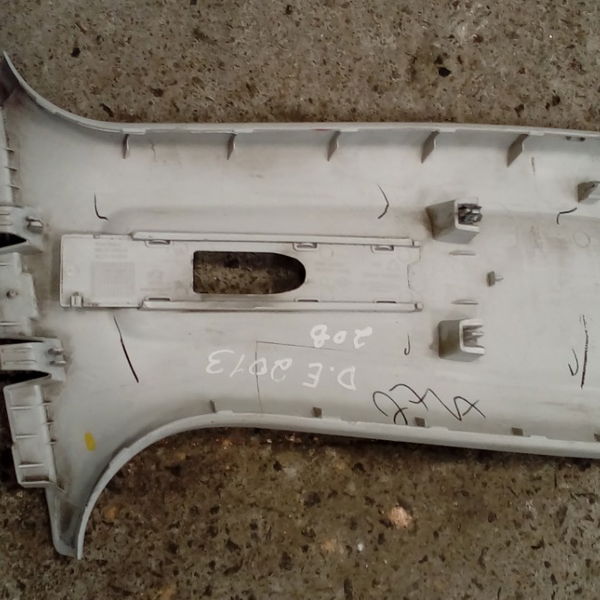 Moldura Central Coluna Latera Dianteiro Esquerdo Peugeot 208