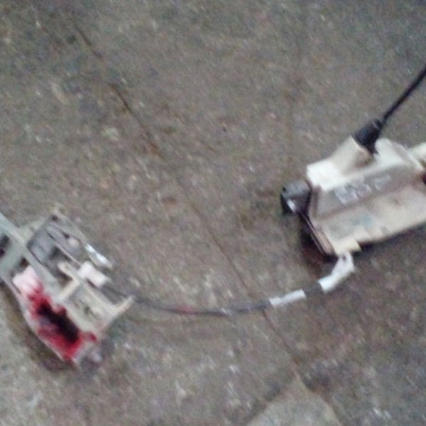 Trava Porta Dianteiro Esquerda Peugeot 208