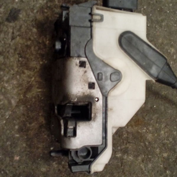 Trava Porta Trasaeiro Direito Peugeot 208