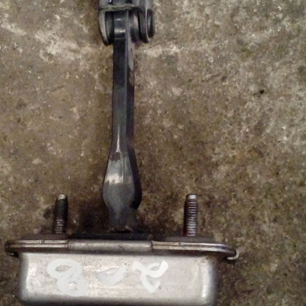 Limitador De Porta Dianteiro Esquerdo Peugeot 208