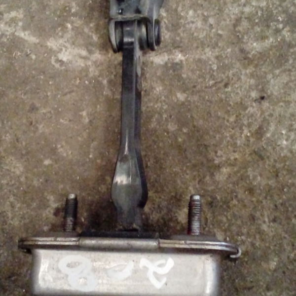 Limitador De Porta Dianteiro Esquerdo Peugeot 208