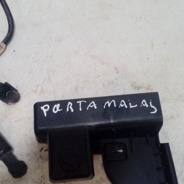 Acabamento Porta Malas Peugeot 208