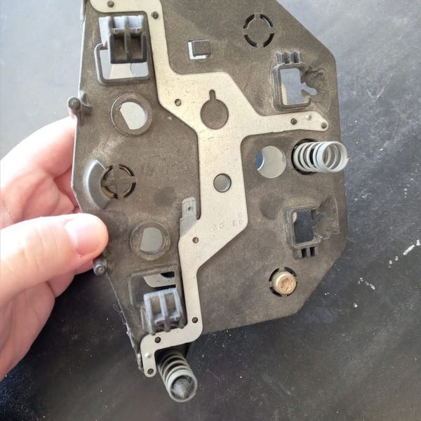 Suporte Base Tampa Buzina Peugeot 206 1.0 2002