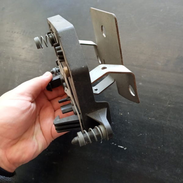 Suporte Base Tampa Buzina Peugeot 206 1.0 2002