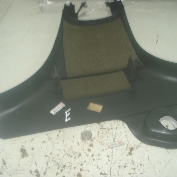 Acabamento Inferior Coluna Esquerda Peugeot 206 Original