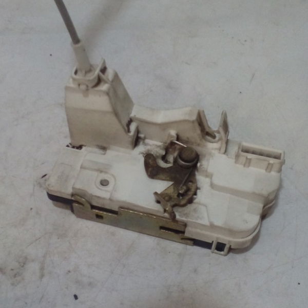 Fechadura Traseira Esquerda Peugeot 307