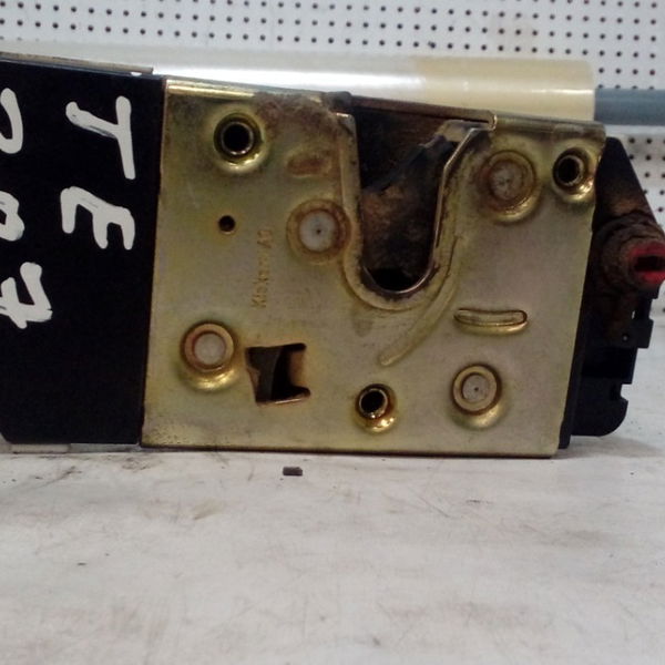 Fechadura Traseira Esquerda Peugeot 307