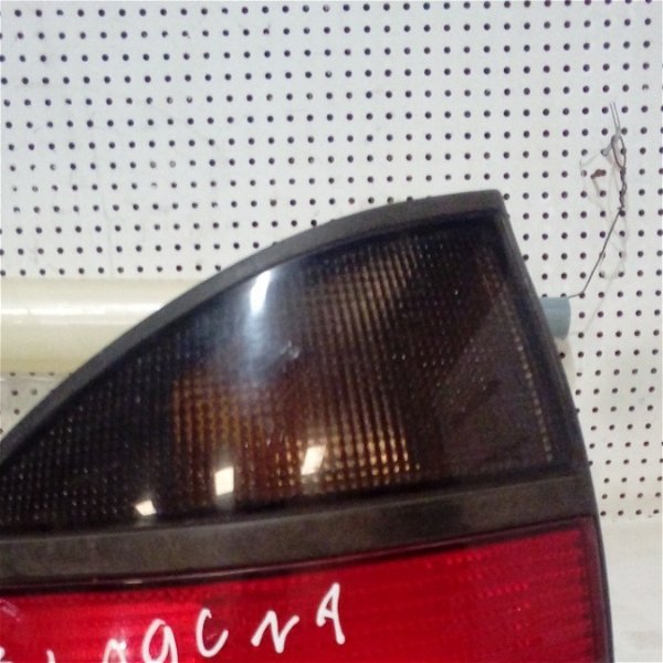 Lanterna Traseira Esquerda Renault Laguna