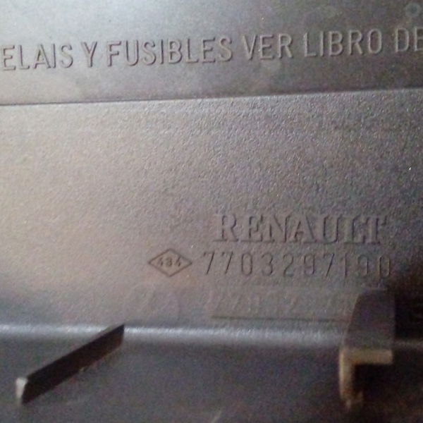 Tampa Caixa Fusivel Renault Megane 2.0 16v