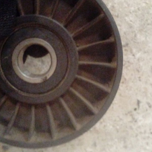 Suporte Do Rolamento Guia Da Correia Do Peugeot 306 95a 2000