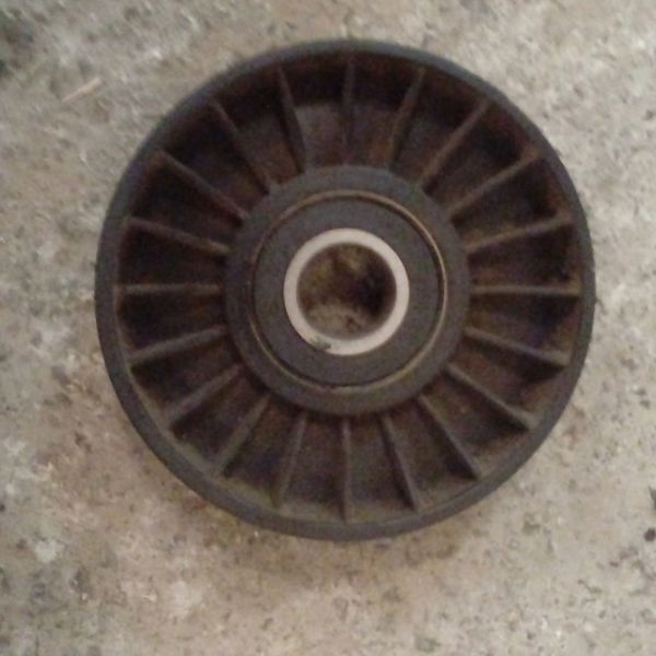 Suporte Do Rolamento Guia Da Correia Do Peugeot 306 95a 2000