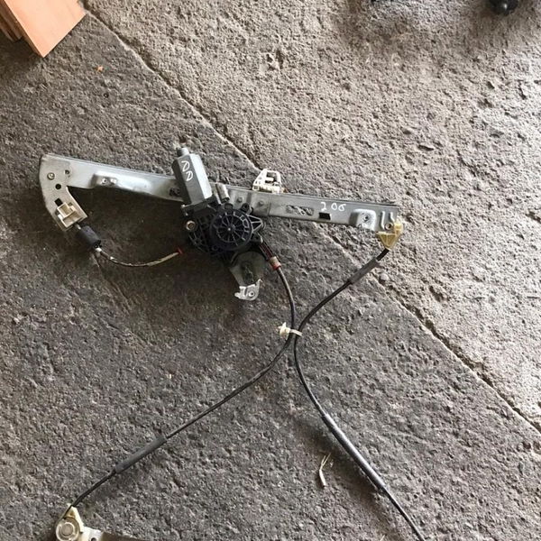 Maquina De Vidro Dianteira Direita Peugeot 206 *unidade