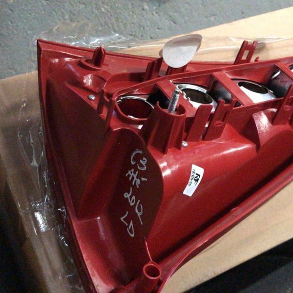 Lanterna Sinaleira Traseira Direita Citroen C3 2006 A 2012