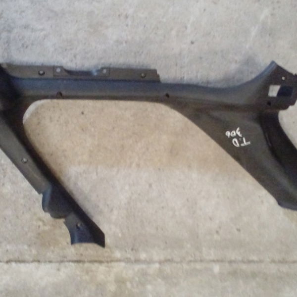 Moldura Acabamento Traseiro Direito Mala Peugeot 306 1.8 