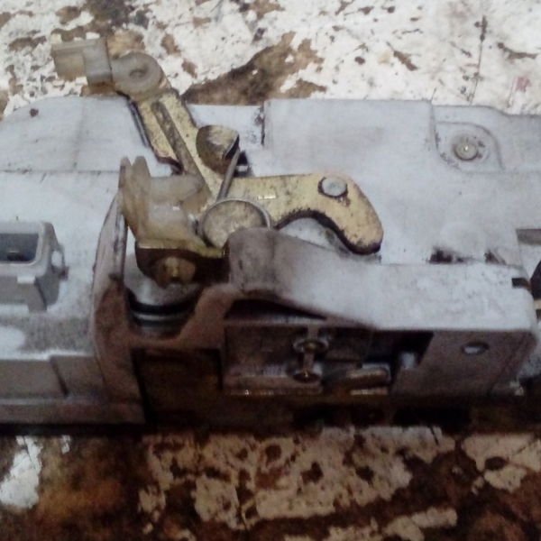 Fechadura Traseira Esquerda Peugeot 206 