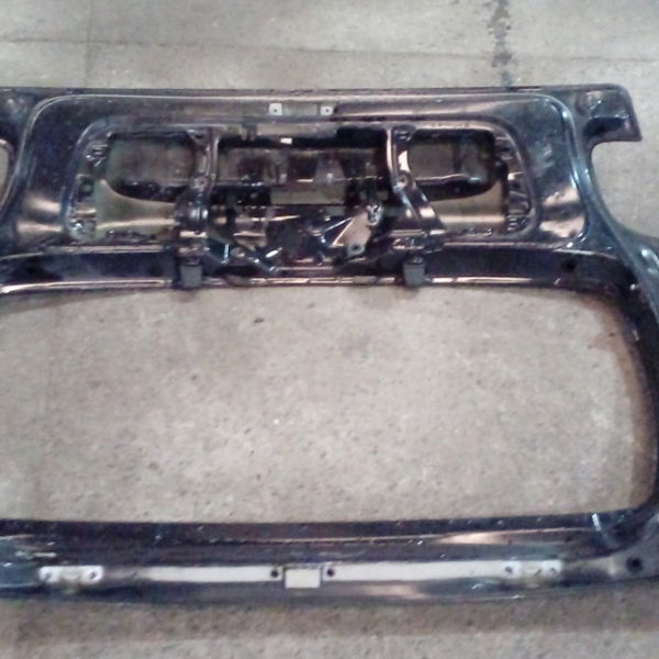 Tampa Traseira Peugeot 206 2008 *pequena Avaria