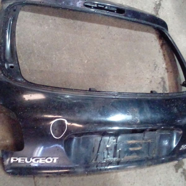 Tampa Traseira Peugeot 206 2008 *pequena Avaria
