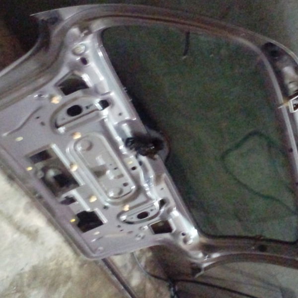 Tampa Traseira Renault Scenic Ano 2000