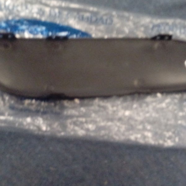 Moldura Lateral Para Choque Dianteiro Esquerdo Peugeot 307