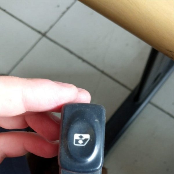 Botão Interruptor Vidro Dianteiro Direito Peugeot 306