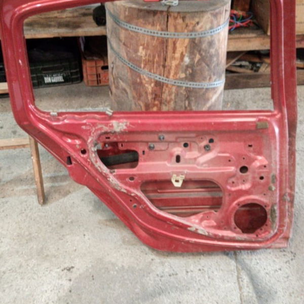 Porta Traseira Esquerda Renault Clio Avariada