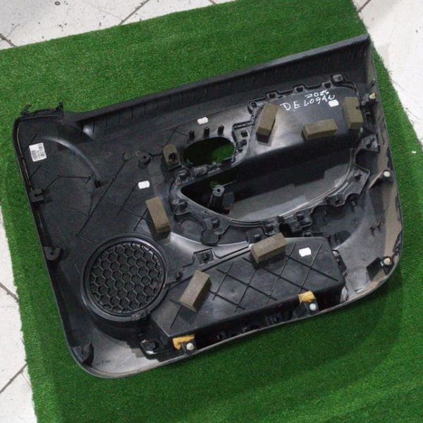 Forro De Porta Dianteiro Esquerdo Renault Logan 2015 Preto