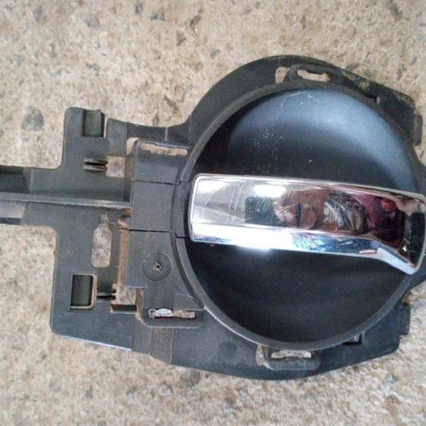 Maçaneta Interna Dianteira Esquerda Citroen C3 2012