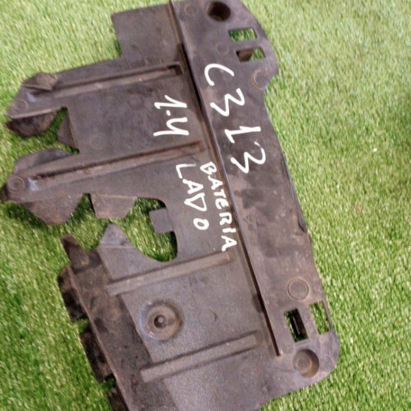 Acabamento Lateral Da Bateria Citroen C3 1.4 2012